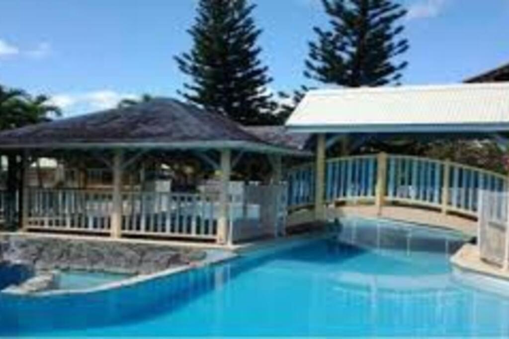 Appartement Ker-Eol Residence Canouan Sainte-Anne Avec Piscine Kültér fotó
